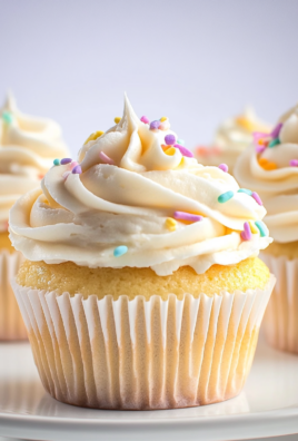Moist and Fluffy Vanilla Cupcakes